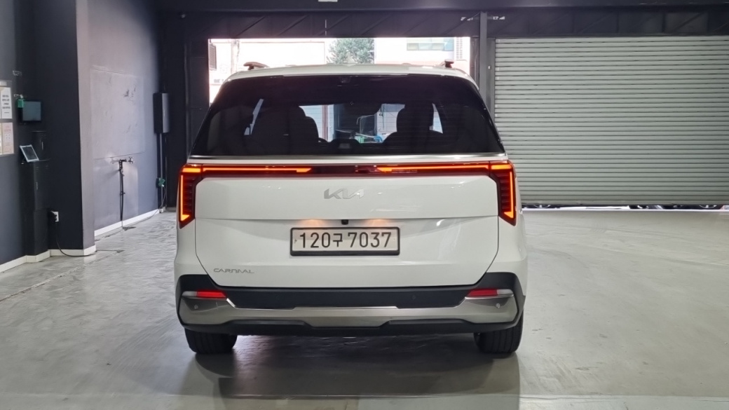 Kia Carnival 9-Seater Noblesse, 2025