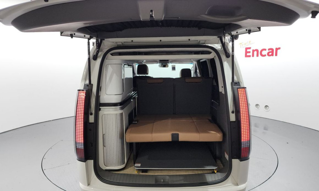 Hyundai Staria 2WD Camping Car, 2024