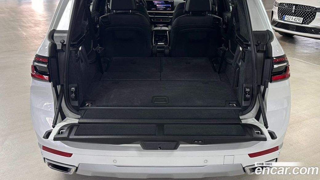 BMW X7 xDrive 40i Design Pure Excellence 6-Seater, 2025