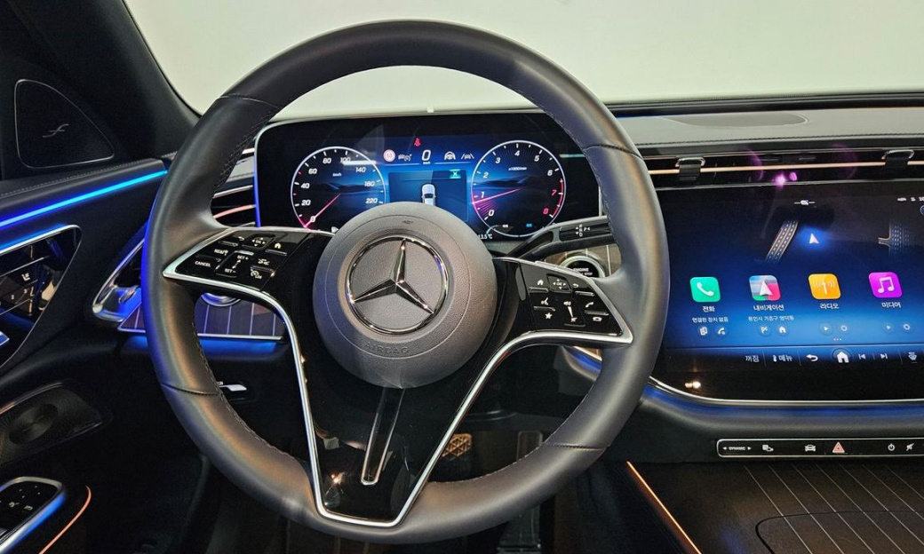Mercedes-Benz E-Class E300 4MATIC Exclusive, 2024