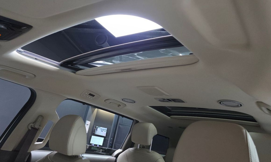 Kia Carnival 9-Seater Signature, 2023
