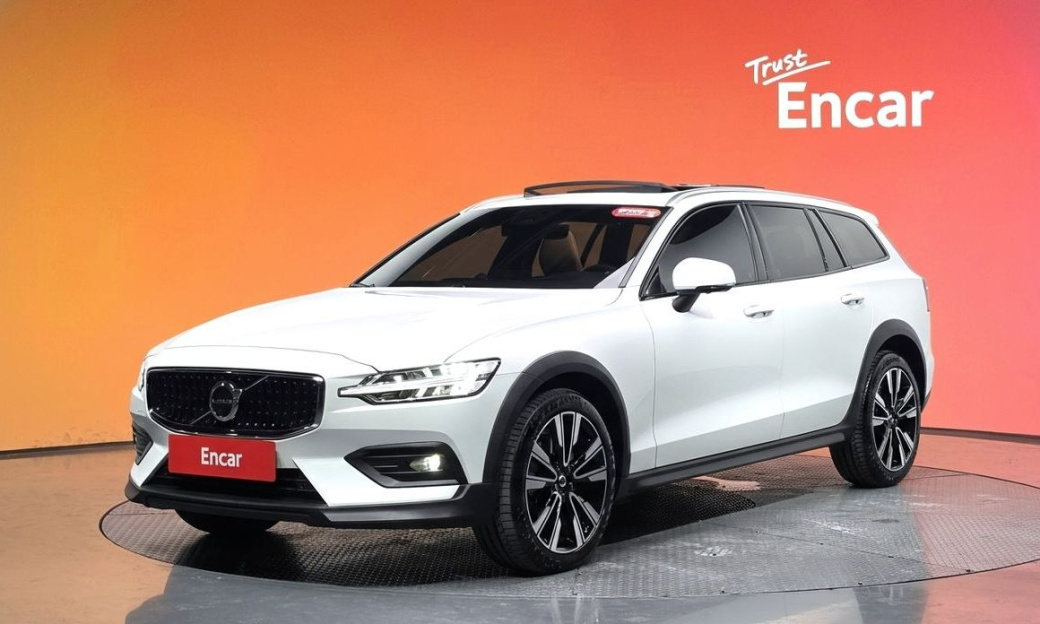 Volvo V60 B5 Ultimate AWD, 2023