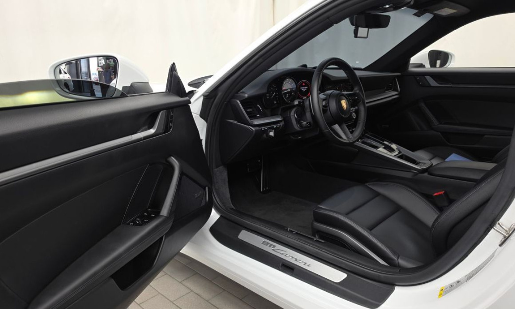 Porsche 911 Carrera, 2024
