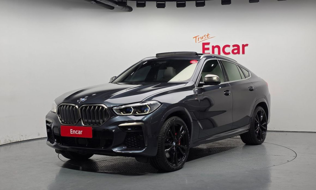 BMW X6 M50i, 2022