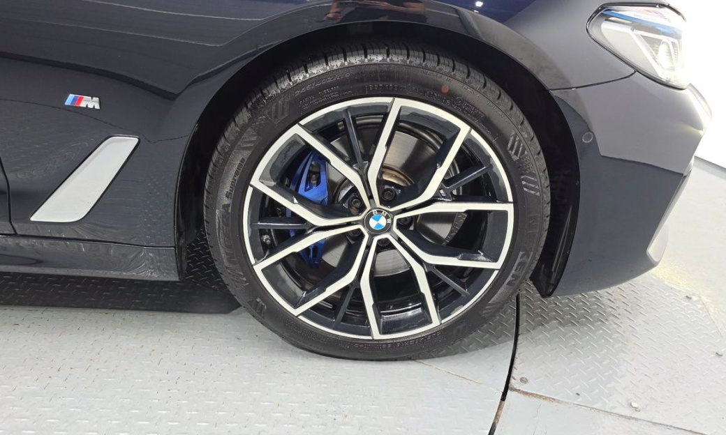 BMW 5-Series 530i xDrive M Sport Package, 2023
