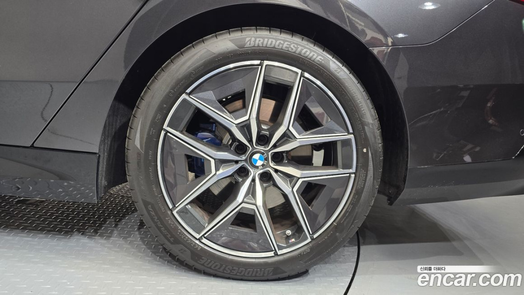BMW 5-Series 520i M Sport, 2025