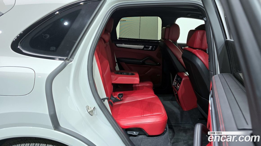 Porsche Cayenne 3.0 PLATINUM EDITION, 2023
