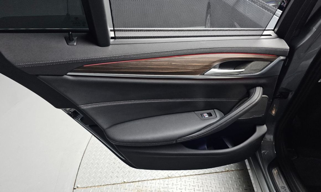 BMW 5-Series 530i xDrive Luxury, 2023