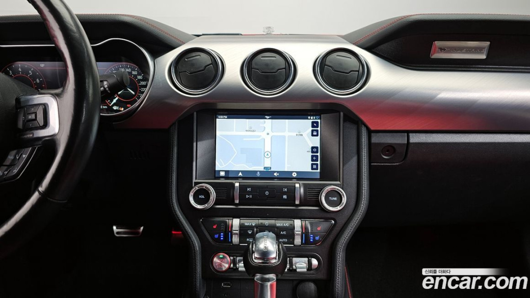 Ford Mustang Convertible, 2023