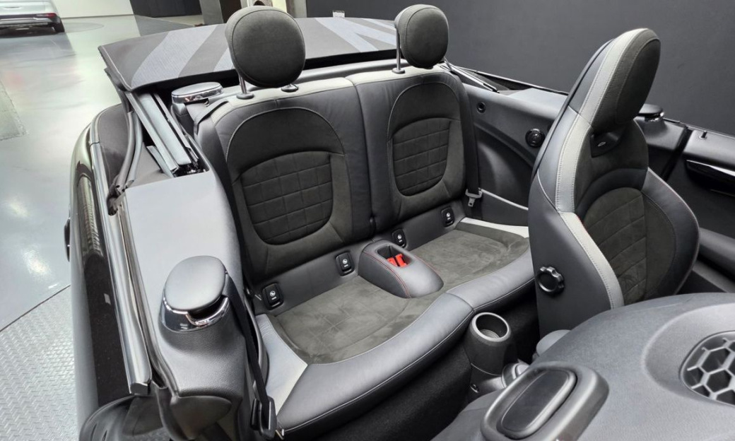 Mini Cooper Convertible JCW, 2022
