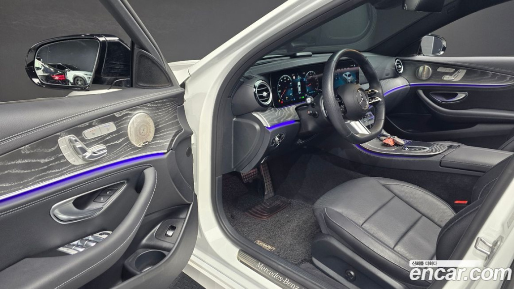 Mercedes-Benz E-Class E350 4MATIC AMG Line, 2023