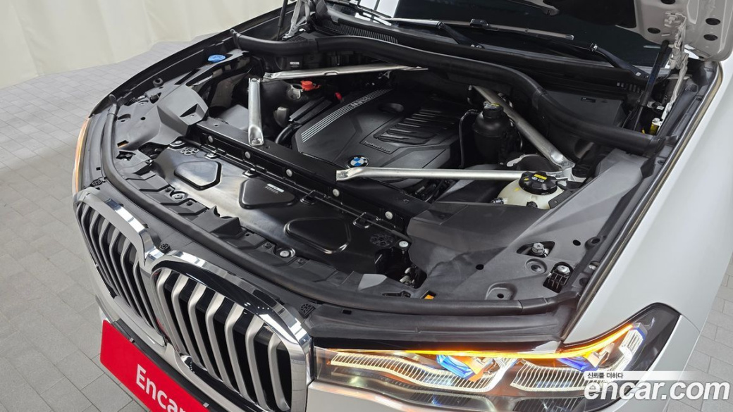 BMW X7 xDrive 40i Design Pure Excellence 6-Seater, 2022