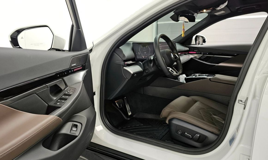 BMW 5-Series 520i Special Edition, 2024