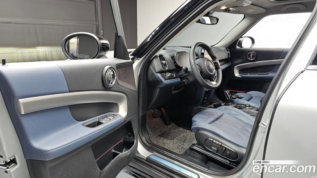 Mini Countryman ALL4 Classic Launch Pack, 2023