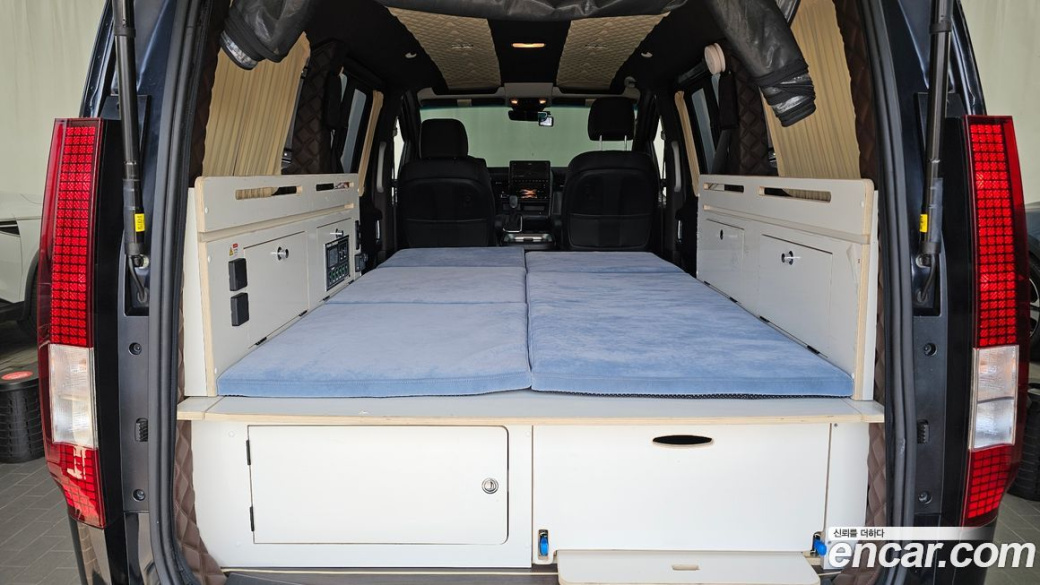 Hyundai Staria 2WD Camping Car, 2024