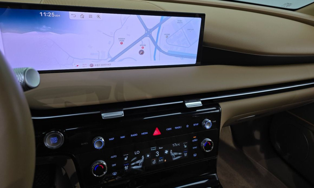 Genesis G80 Gasoline 2.5 Turbo 2WD, 2025