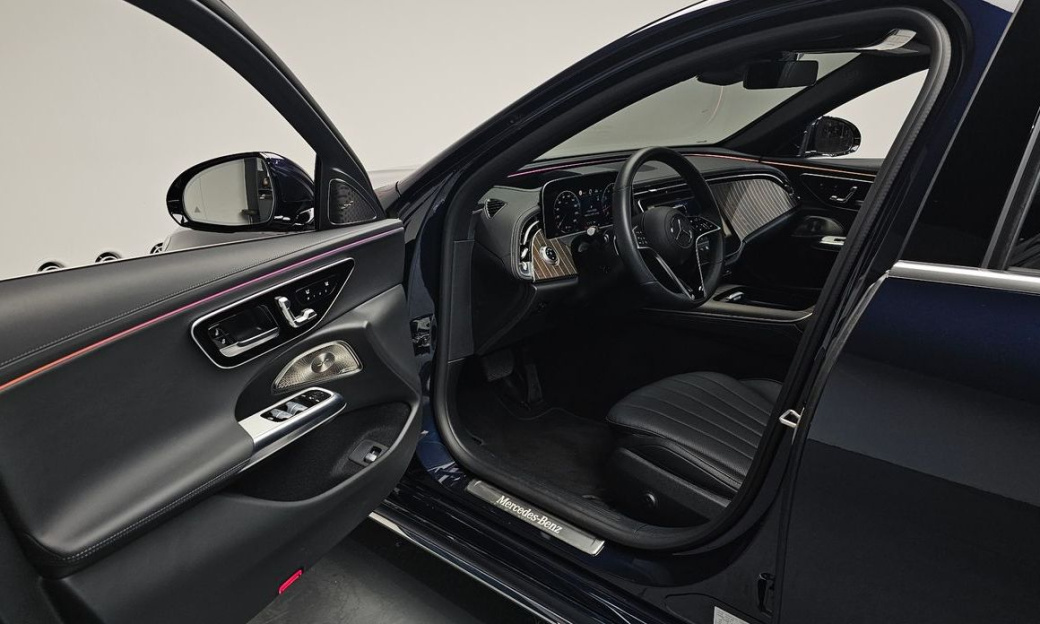 Mercedes-Benz E-Class E300 4MATIC Exclusive, 2024