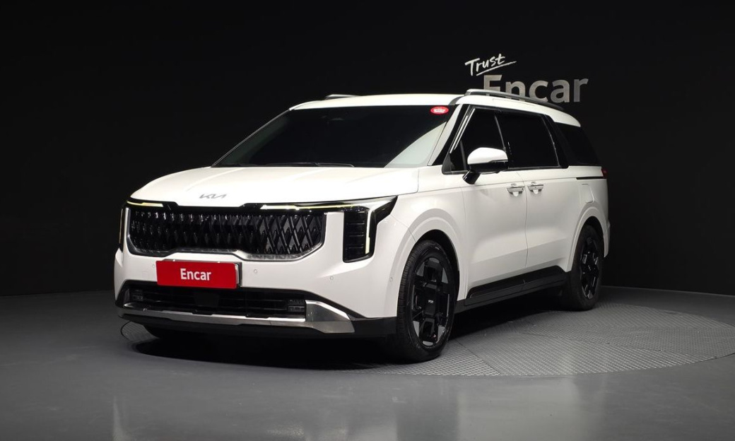 Kia Carnival 9-Seater Signature, 2024