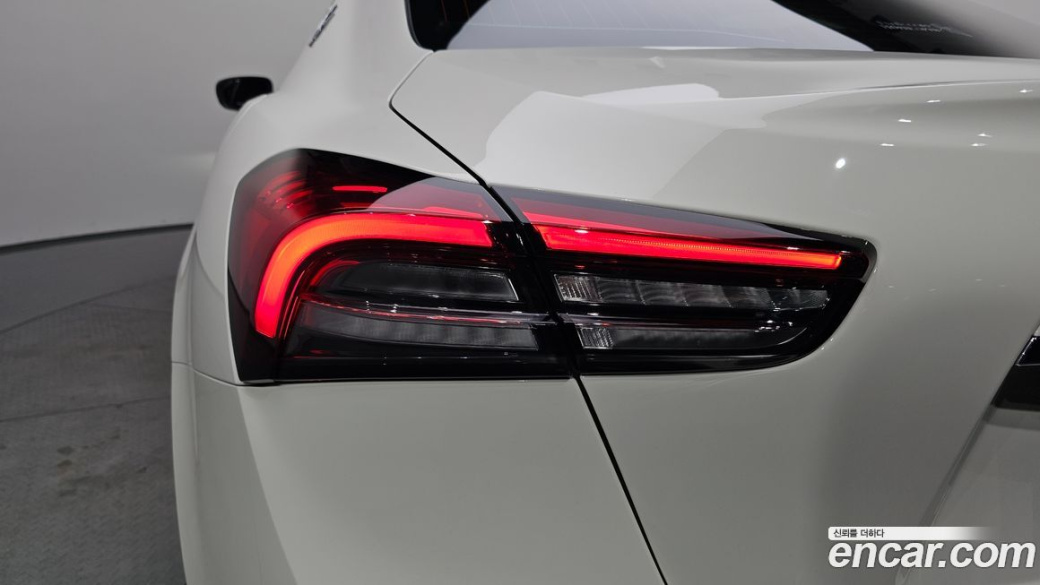 Maserati Ghibli 2.0 GT, 2023