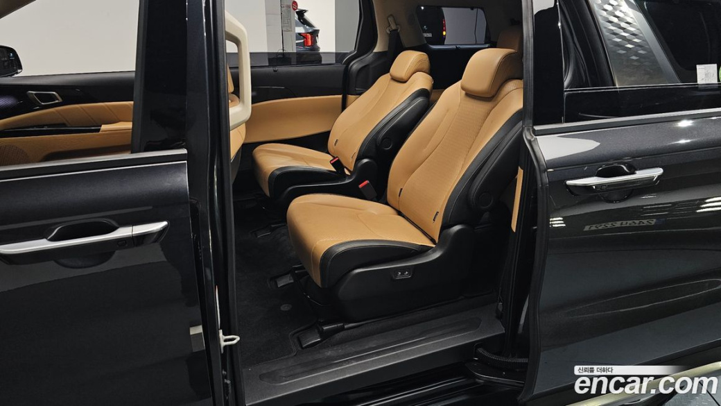 Kia Carnival 9-Seater Signature, 2023
