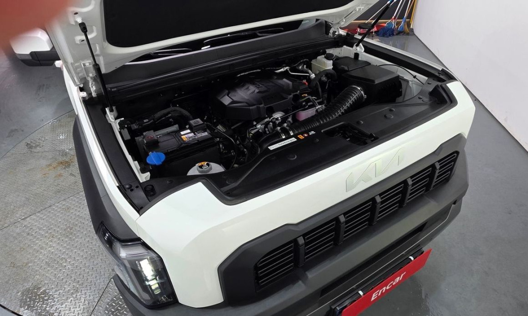 Kia Tasman 2.5T Gasoline 4WD, 2026