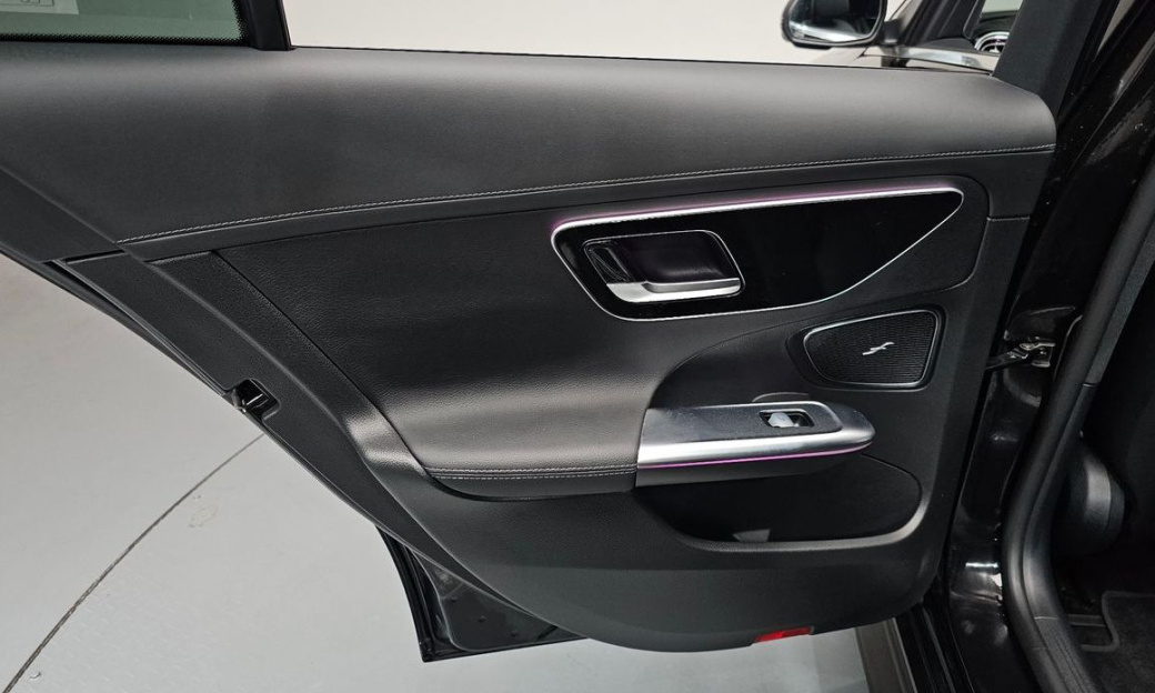 Mercedes-Benz C-Class C300 4MATIC AMG Line, 2024