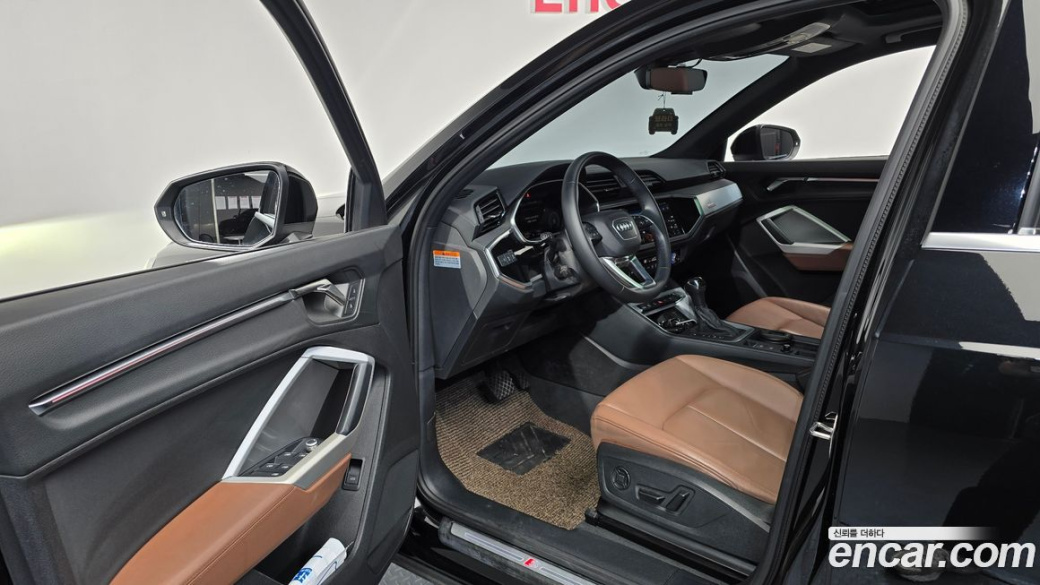 Audi Q3 35 TDI Premium, 2022