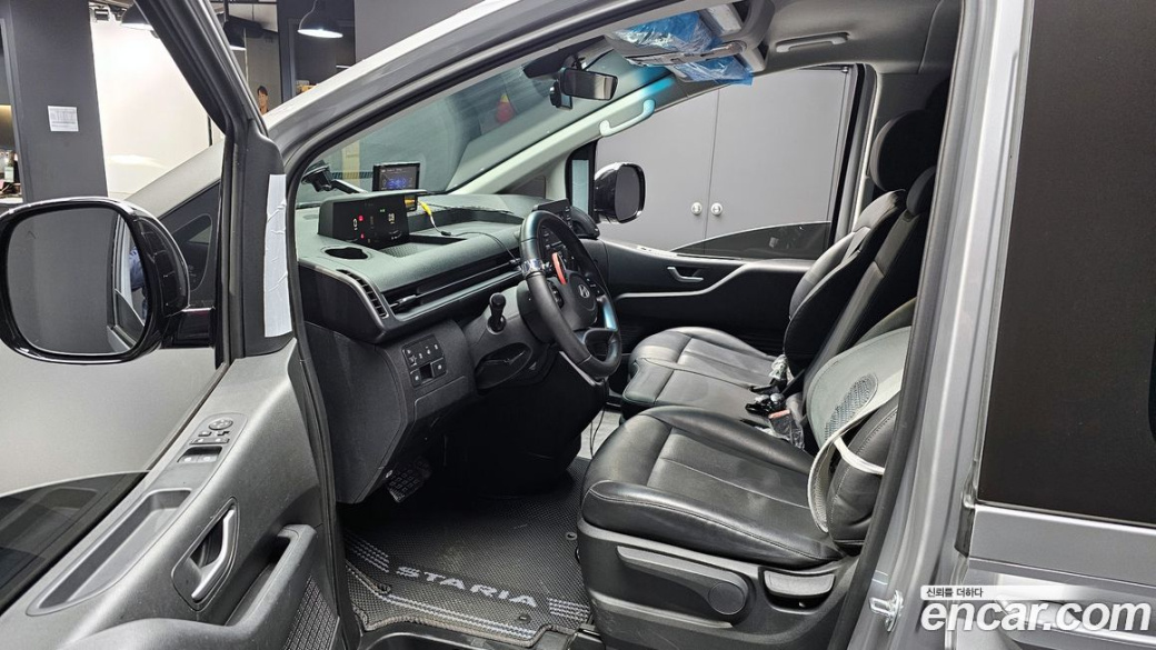 Hyundai Staria 4WD Tourer 9-Seater, 2025
