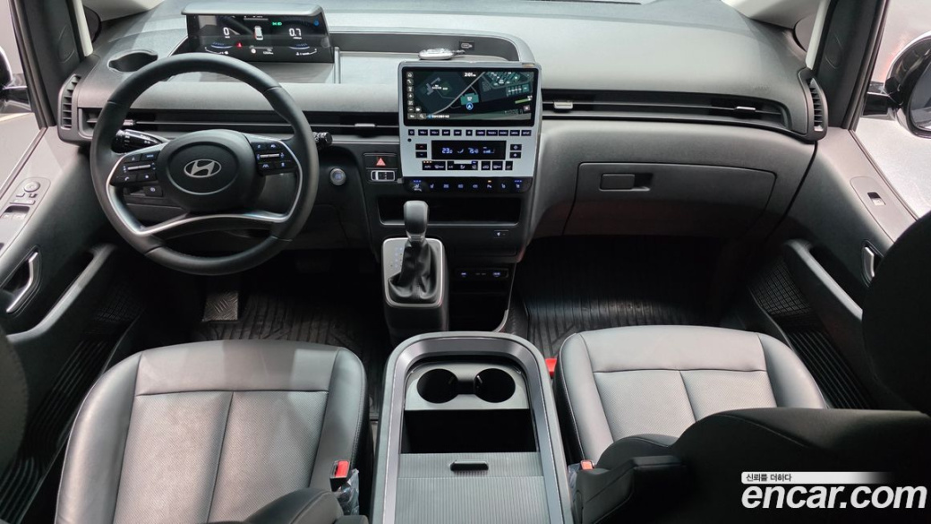 Hyundai Staria Cargo 5-Seater, 2025