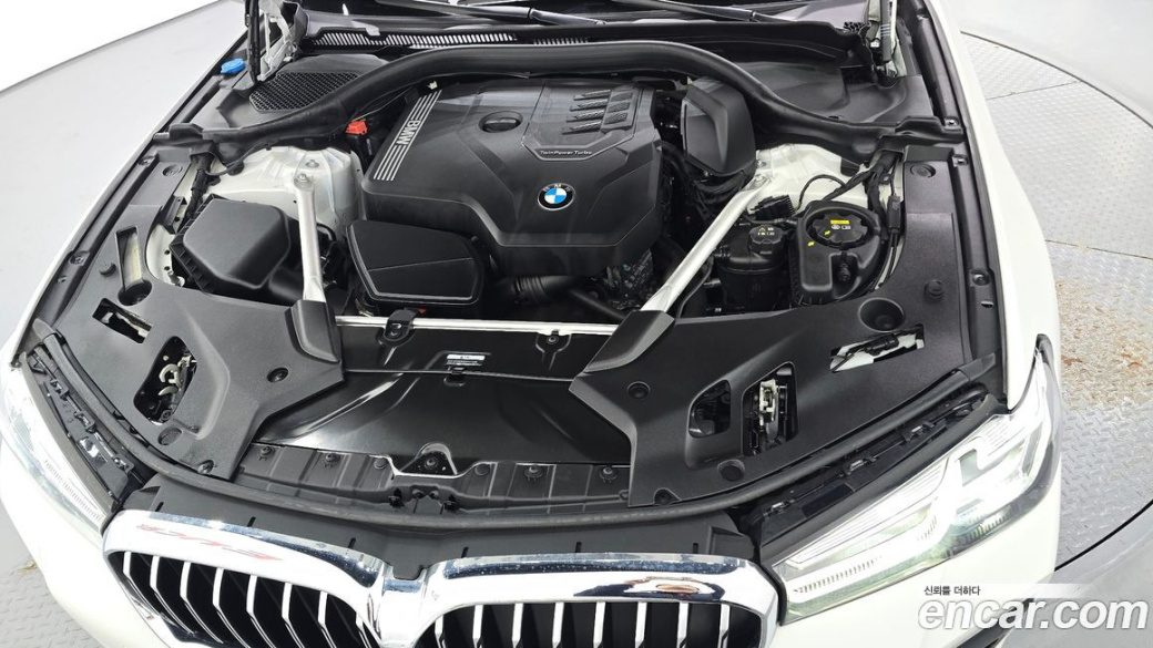 BMW 5-Series 520i M Sport, 2023