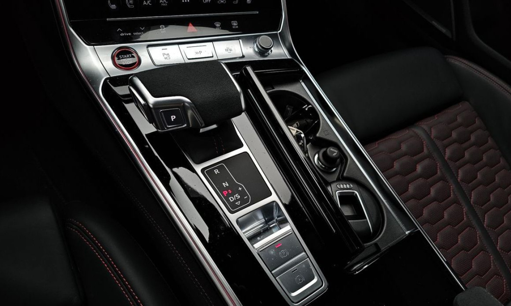 Audi RS6 4.0 TFSI Quattro Avant Performance, 2025