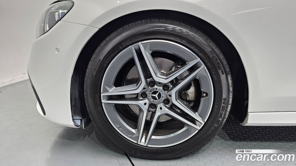 Mercedes-Benz E-Class E250 AMG Line, 2023