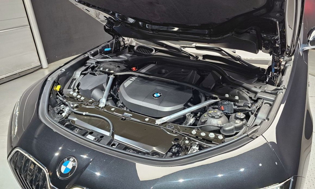 BMW 7-Series 740i xDrive M Sport, 2025
