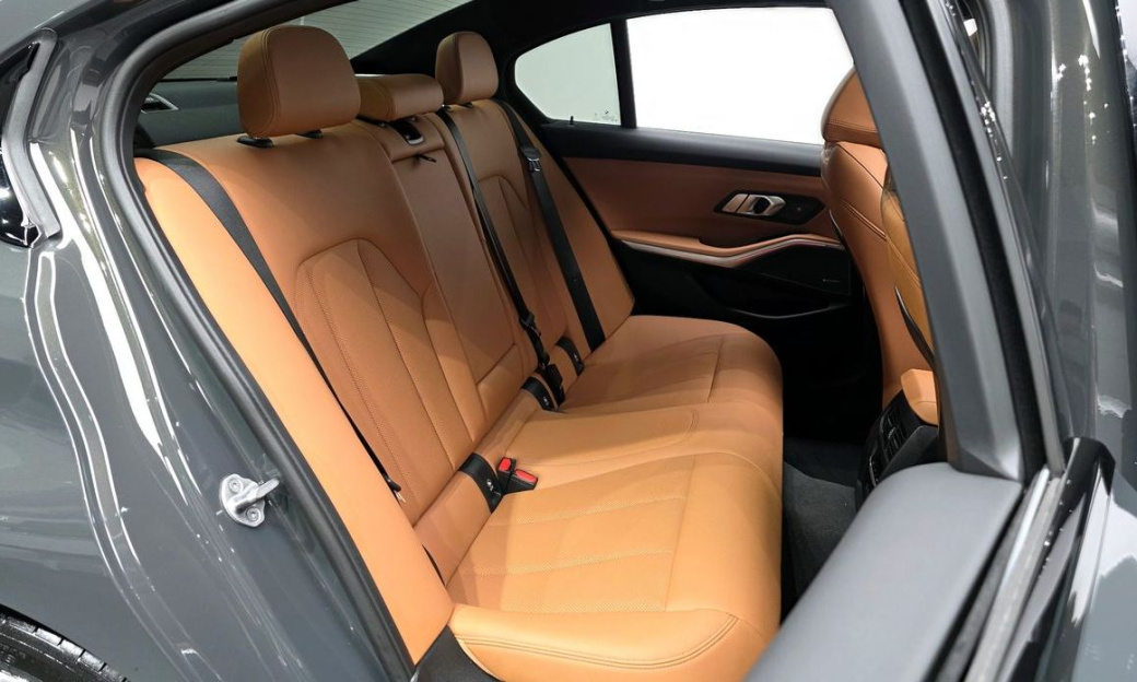 BMW 3-Series 320i M Sport, 2025