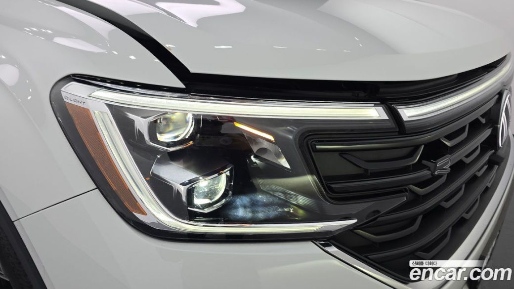 Volkswagen Atlas 2.0 TSI R-LINE 6-Seater, 2025