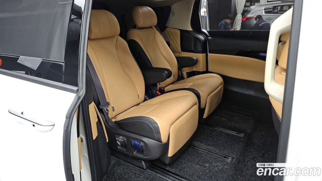 Kia Carnival 7-Seater Signature, 2022