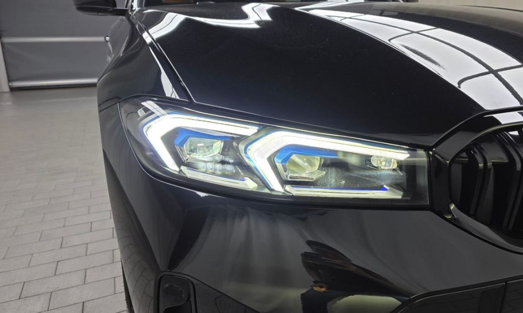 BMW 3-Series 320i M Sport, 2025