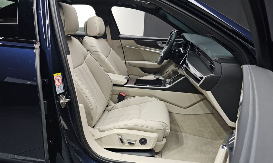 Audi A6 45 TFSI Premium, 2025