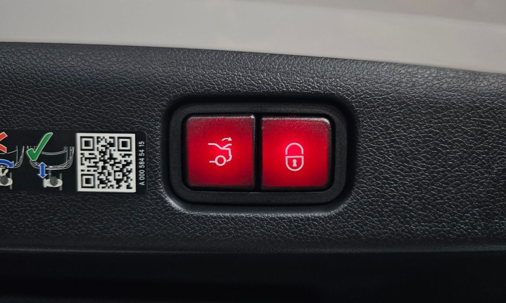 Mercedes-Benz E-Class E200 Avantgarde, 2024