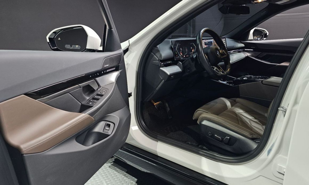 BMW 5-Series 520i Special Edition, 2024