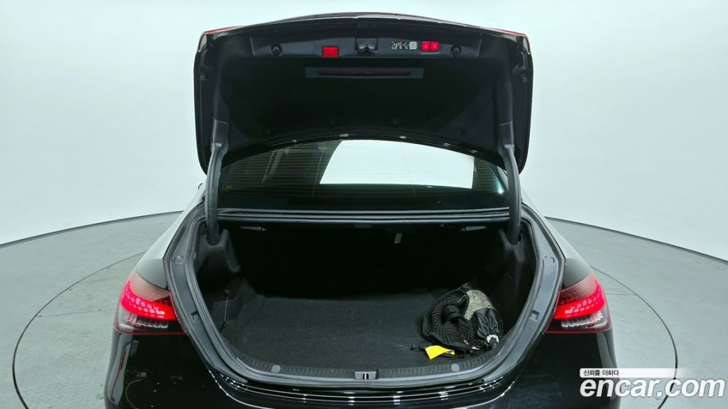 Mercedes-Benz E-Class E250 AMG Line, 2023