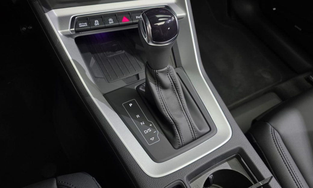 Audi Q3 40 TFSI Quattro Premium, 2025