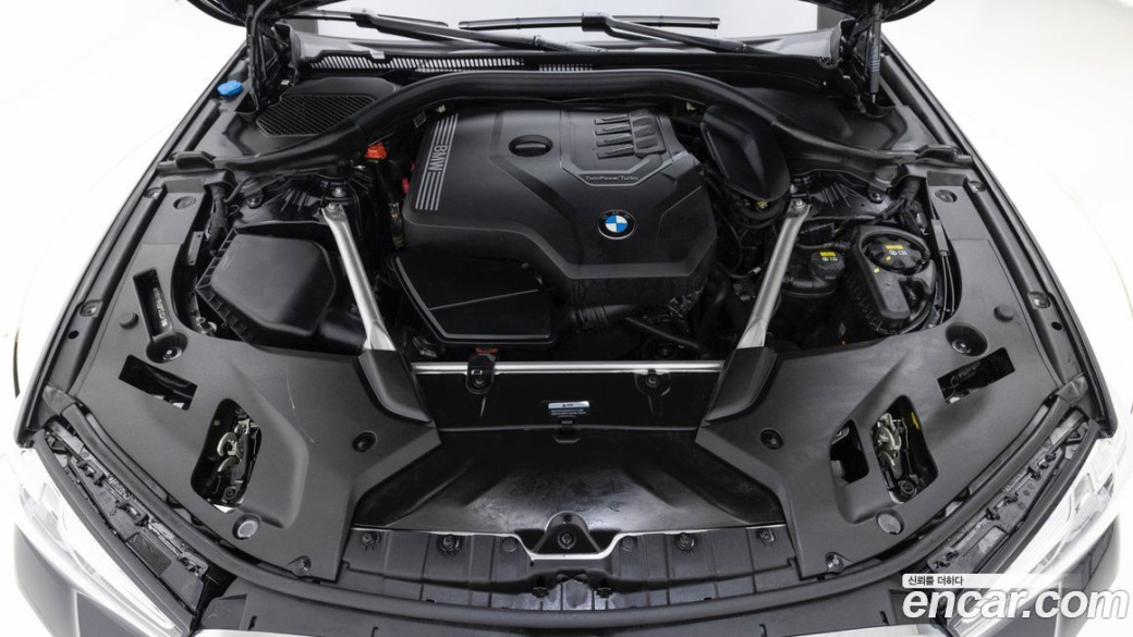 BMW 5-Series 520i M Sport, 2023