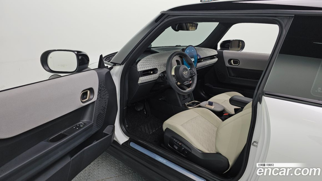 Mini Cooper Favoured, 2025