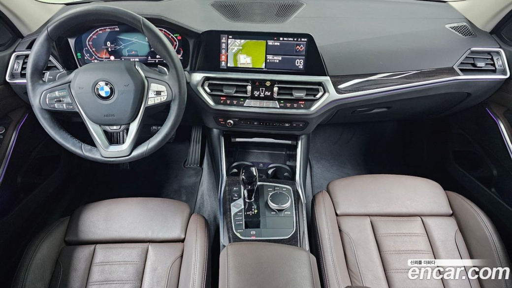 BMW 3-Series 320i Luxury, 2022