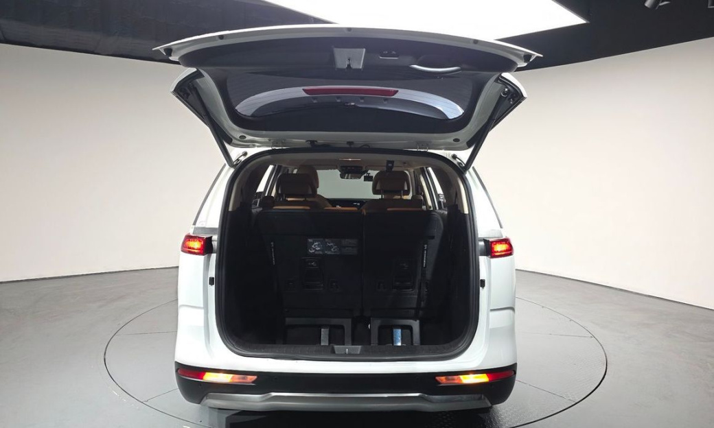 Kia Carnival 7-Seater Noblesse, 2023