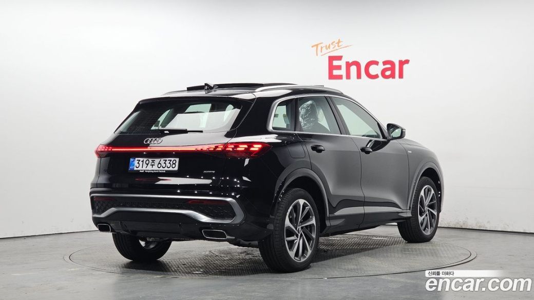 Audi Q5 40 TFSI Quattro S Line, 2025