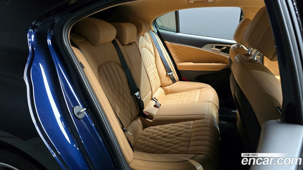 Genesis G70 Gasoline 2.5T 4WD, 2025