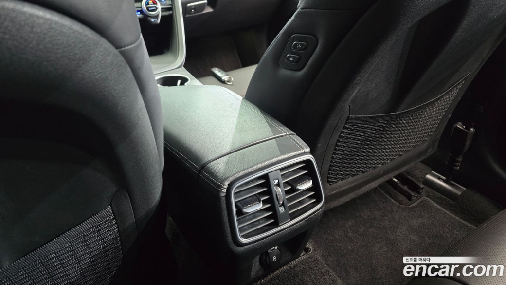 Genesis G70 Gasoline 2.0T 4WD, 2023