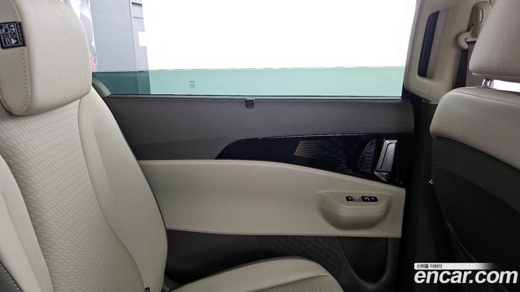 Kia Carnival 9-Seater Gravity, 2025